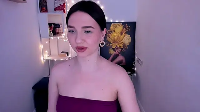 Snapshot of GracefulLook chatting on March 7, 2025, 9:40 am GracefulLook online show from March 7, 2025, 9:40 am