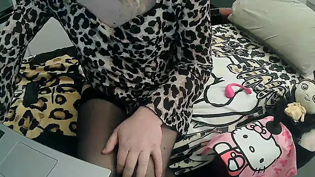 Snapshot of CristinaTrav chatting on February 5, 2026, 5:42 pm CristinaTrav online show from February 5, 2026, 5:42 pm