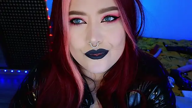 wickedxqueen online show from May 3, 2026, 5:05 pm