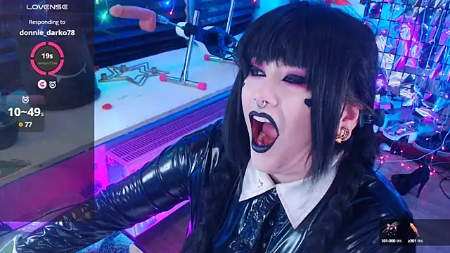 Snapshot of wickedxqueen chatting on February 4, 2025, 4:48 am wickedxqueen online show from February 4, 2025, 4:48 am