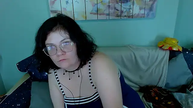 EverlyRays online show from July 18, 2026, 11:02 pm