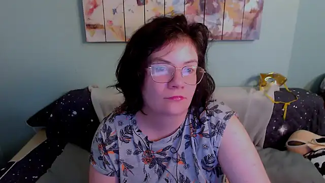 EverlyRays online show from July 5, 2026, 5:14 am