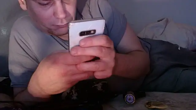 Snapshot of ACABFTP chatting on December 18, 2024, 3:15 am ACABFTP online show from December 18, 2024, 3:15 am