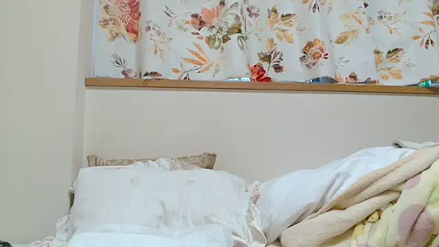 Snapshot of liliyRiSAcha-n chatting on December 19, 2024, 5:51 am liliyRiSAcha-n online show from December 19, 2024, 5:51 am