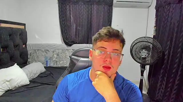 TylerMiuller online show from December 15, 2025, 10:26 pm