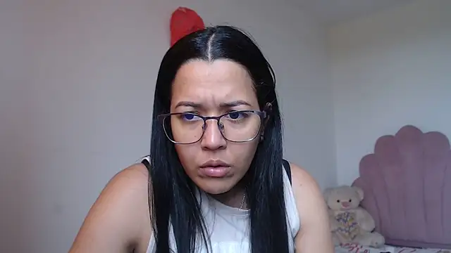 lady hot2xx online show from October 31, 2025, 6:04 pm