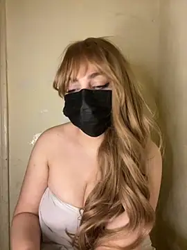 Snapshot of Mayoosh6 chatting on November 2, 2025, 7:30 pm Mayoosh6 online show from November 2, 2025, 7:30 pm