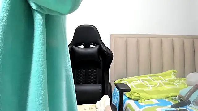 Chloemiller89 online show from November 26, 2025, 11:16 pm