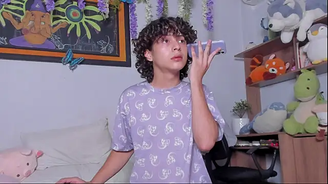 Snapshot of Cherry_boy_18 chatting on February 18, 2025, 2:16 am Cherry boy 18 online show from February 18, 2025, 2:16 am