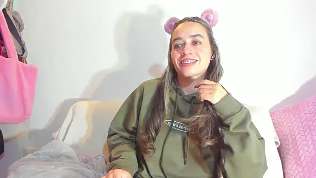 Snapshot of Natalia_Suarez chatting on October 11, 2025, 1:06 am Natalia Suarez online show from October 11, 2025, 1:06 am