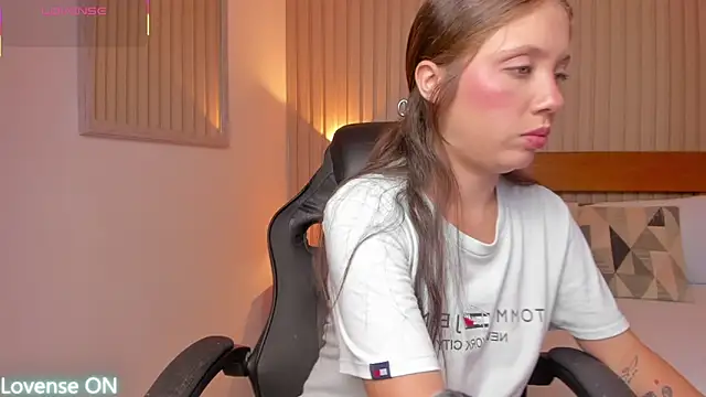 nataly rodri online show from November 30, 2025, 2:12 am