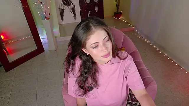 Snapshot of Emma__Blanco chatting on November 5, 2025, 6:22 pm Emma Blanco online show from November 5, 2025, 6:22 pm