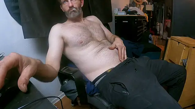 Snapshot of leanjamesdean chatting on September 17, 2025, 7:10 am leanjamesdean online show from September 17, 2025, 7:10 am