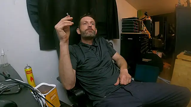 Snapshot of leanjamesdean chatting on October 20, 2025, 5:53 am leanjamesdean online show from October 20, 2025, 5:53 am