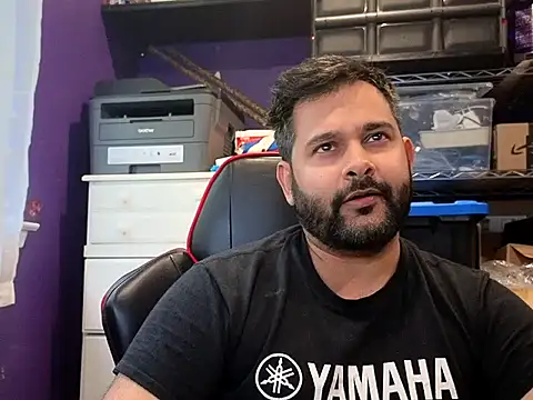 Snapshot of Sakhtlaundaz chatting on October 19, 2025, 8:11 pm Sakhtlaundaz online show from October 19, 2025, 8:11 pm