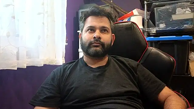 Snapshot of Sakhtlaundaz chatting on October 29, 2025, 1:10 pm Sakhtlaundaz online show from October 29, 2025, 1:10 pm