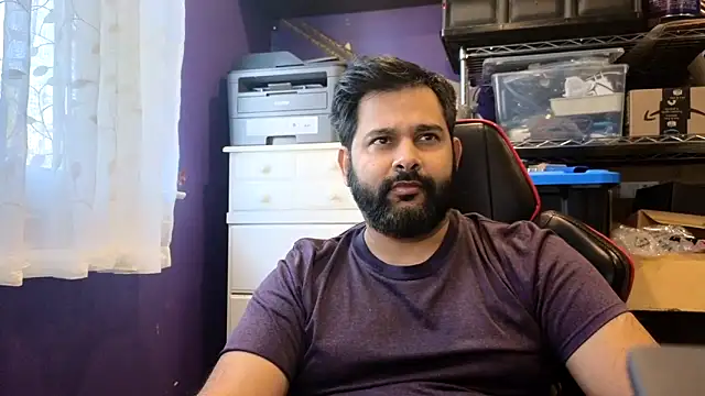 Snapshot of Sakhtlaundaz chatting on November 17, 2025, 2:32 pm Sakhtlaundaz online show from November 17, 2025, 2:32 pm