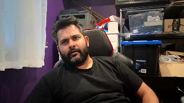 Snapshot of Sakhtlaundaz chatting on October 30, 2025, 9:01 pm Sakhtlaundaz online show from October 30, 2025, 9:01 pm