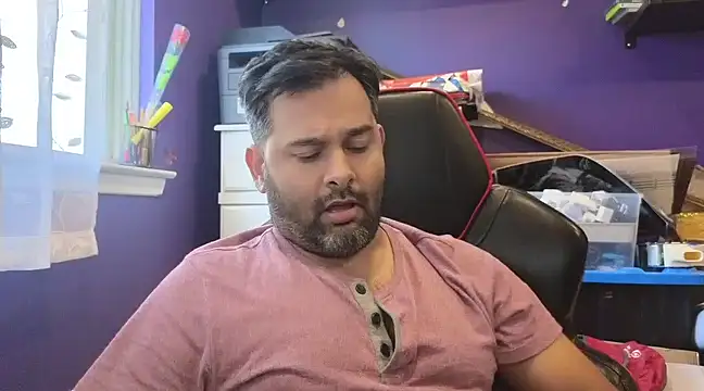 Snapshot of Sakhtlaundaz chatting on March 17, 2025, 7:04 pm Sakhtlaundaz online show from March 17, 2025, 7:04 pm