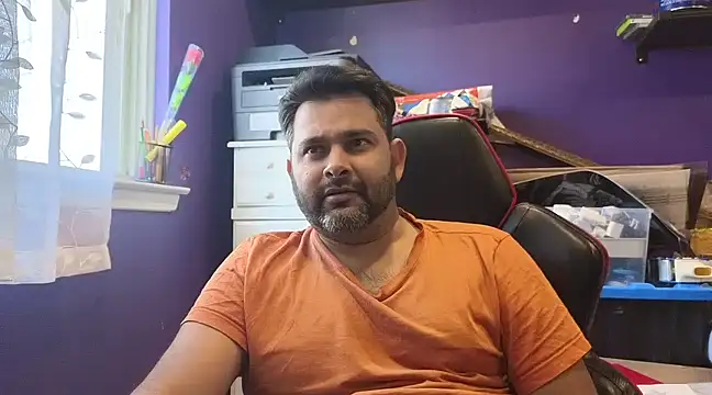 Snapshot of Sakhtlaundaz chatting on March 21, 2025, 4:51 pm Sakhtlaundaz online show from March 21, 2025, 4:51 pm