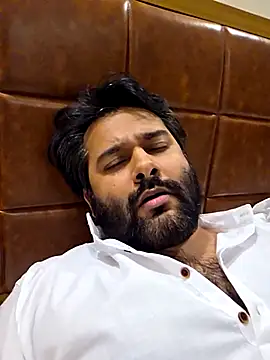 Snapshot of Sakhtlaundaz chatting on February 24, 2025, 10:26 am Sakhtlaundaz online show from February 24, 2025, 10:26 am