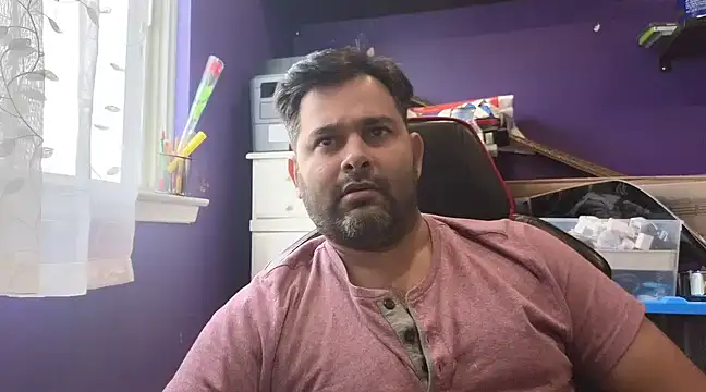 Snapshot of Sakhtlaundaz chatting on March 15, 2025, 7:48 pm Sakhtlaundaz online show from March 15, 2025, 7:48 pm