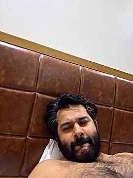 Snapshot of Sakhtlaundaz chatting on February 25, 2025, 6:33 pm Sakhtlaundaz online show from February 25, 2025, 6:33 pm