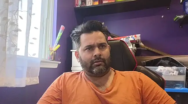 Snapshot of Sakhtlaundaz chatting on March 22, 2025, 9:42 pm Sakhtlaundaz online show from March 22, 2025, 9:42 pm