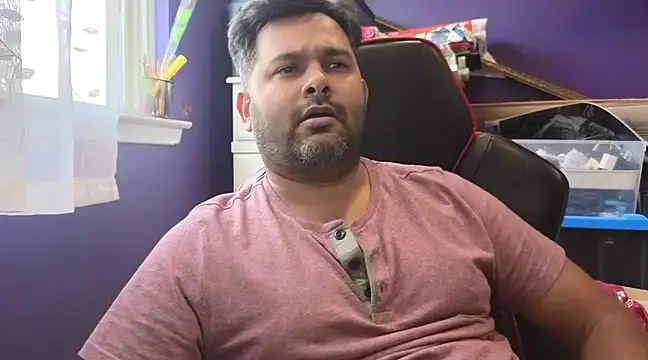 Snapshot of Sakhtlaundaz chatting on March 14, 2025, 5:13 pm Sakhtlaundaz online show from March 14, 2025, 5:13 pm