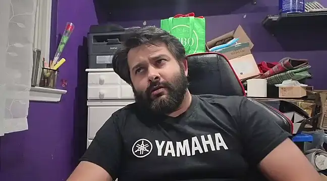 Snapshot of Sakhtlaundaz chatting on February 18, 2025, 1:54 am Sakhtlaundaz online show from February 18, 2025, 1:54 am