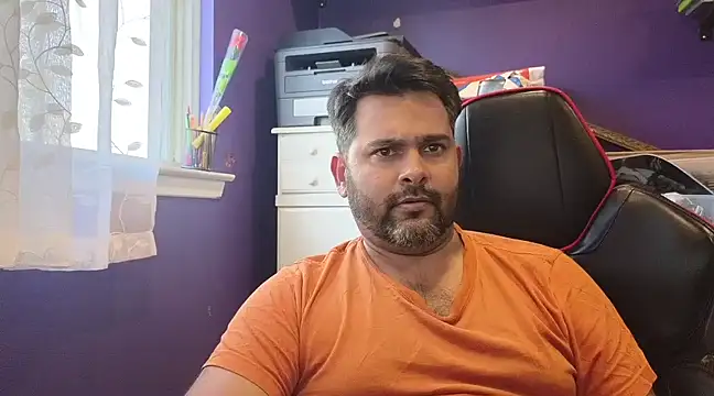 Snapshot of Sakhtlaundaz chatting on March 19, 2025, 9:05 pm Sakhtlaundaz online show from March 19, 2025, 9:05 pm