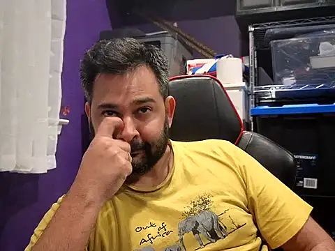 Snapshot of Sakhtlaundaz chatting on October 14, 2025, 4:02 am Sakhtlaundaz online show from October 14, 2025, 4:02 am