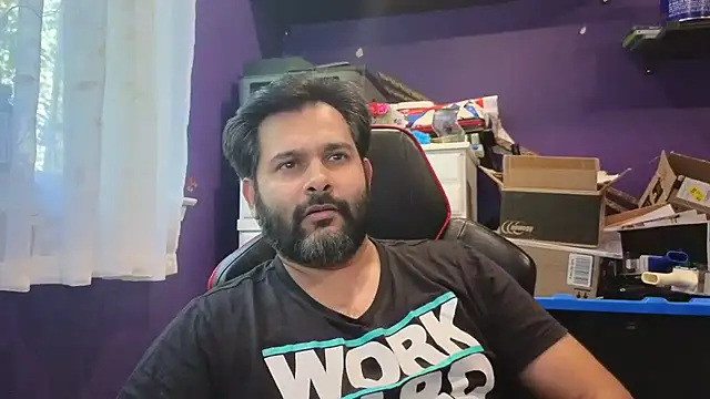 Snapshot of Sakhtlaundaz chatting on September 11, 2025, 8:42 pm Sakhtlaundaz online show from September 11, 2025, 8:42 pm