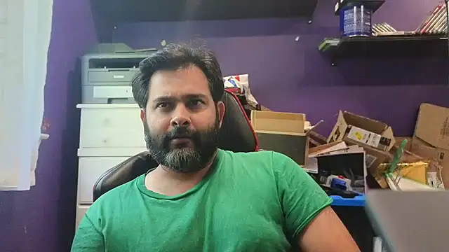 Snapshot of Sakhtlaundaz chatting on September 17, 2025, 5:15 pm Sakhtlaundaz online show from September 17, 2025, 5:15 pm