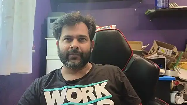 Snapshot of Sakhtlaundaz chatting on September 9, 2025, 5:22 pm Sakhtlaundaz online show from September 9, 2025, 5:22 pm