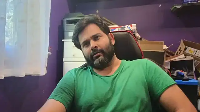 Snapshot of Sakhtlaundaz chatting on September 16, 2025, 8:43 pm Sakhtlaundaz online show from September 16, 2025, 8:43 pm