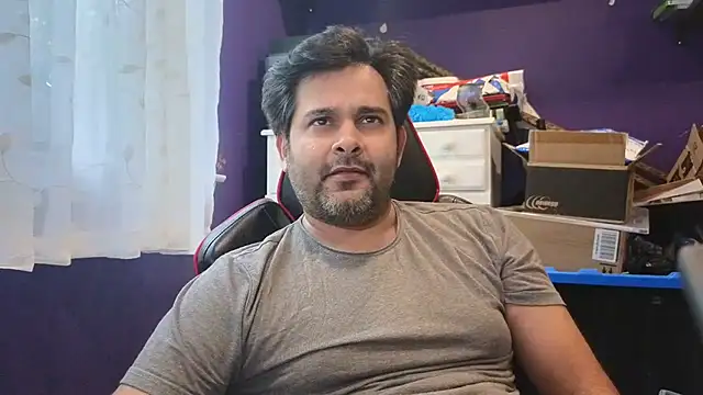 Snapshot of Sakhtlaundaz chatting on September 24, 2025, 8:15 pm Sakhtlaundaz online show from September 24, 2025, 8:15 pm