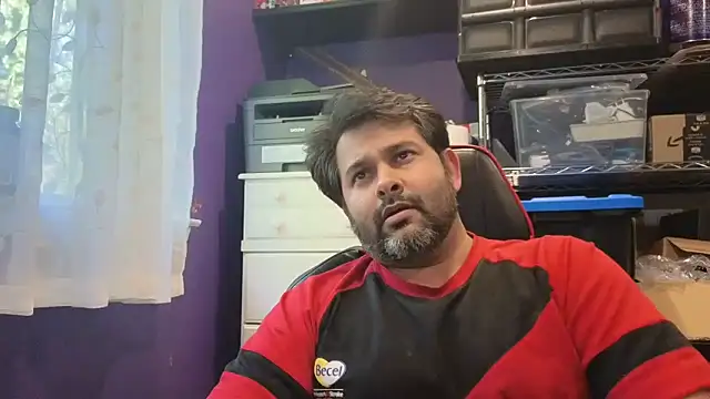 Snapshot of Sakhtlaundaz chatting on October 5, 2025, 8:54 pm Sakhtlaundaz online show from October 5, 2025, 8:54 pm