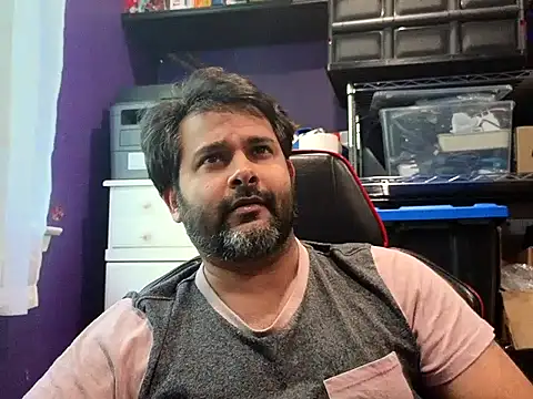 Snapshot of Sakhtlaundaz chatting on October 9, 2025, 7:36 pm Sakhtlaundaz online show from October 9, 2025, 7:36 pm