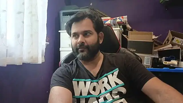 Snapshot of Sakhtlaundaz chatting on September 12, 2025, 7:35 pm Sakhtlaundaz online show from September 12, 2025, 7:35 pm