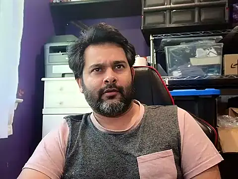 Snapshot of Sakhtlaundaz chatting on October 10, 2025, 2:07 pm Sakhtlaundaz online show from October 10, 2025, 2:07 pm