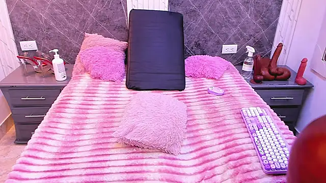 AndreaFletcher online show from February 1, 2026, 12:47 pm