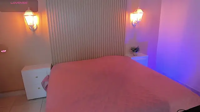 EmilyEvans7 online show from October 24, 2025, 6:29 pm