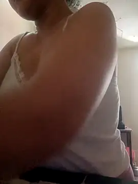 Snapshot of lolo890 chatting on November 9, 2025, 2:32 pm lolo890 online show from November 9, 2025, 2:32 pm