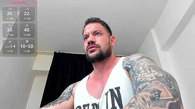 musclemonster31 online show from April 18, 2026, 10:32 pm