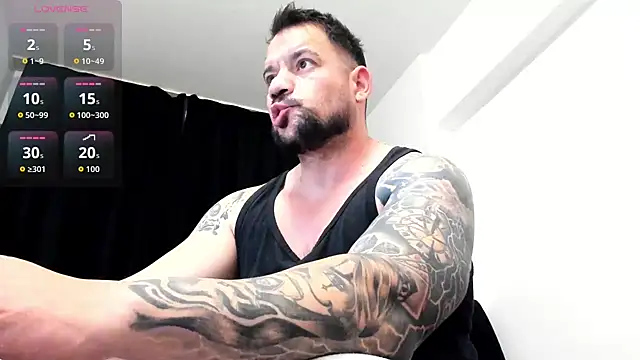 musclemonster31 online show from December 16, 2025, 10:58 pm