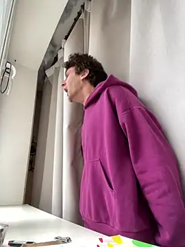 Snapshot of ETHAN_MOORE chatting on September 16, 2025, 1:01 pm ETHAN MOORE online show from September 16, 2025, 1:01 pm