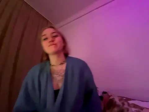 Snapshot of Isabel-Bailey chatting on December 16, 2025, 7:40 pm Isabel-Bailey online show from December 16, 2025, 7:40 pm