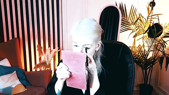 Noah ElmerX online show from October 14, 2025, 2:17 pm