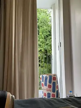 Snapshot of YesTheSexiest chatting on December 8, 2024, 3:56 pm YesTheSexiest online show from December 8, 2024, 3:56 pm